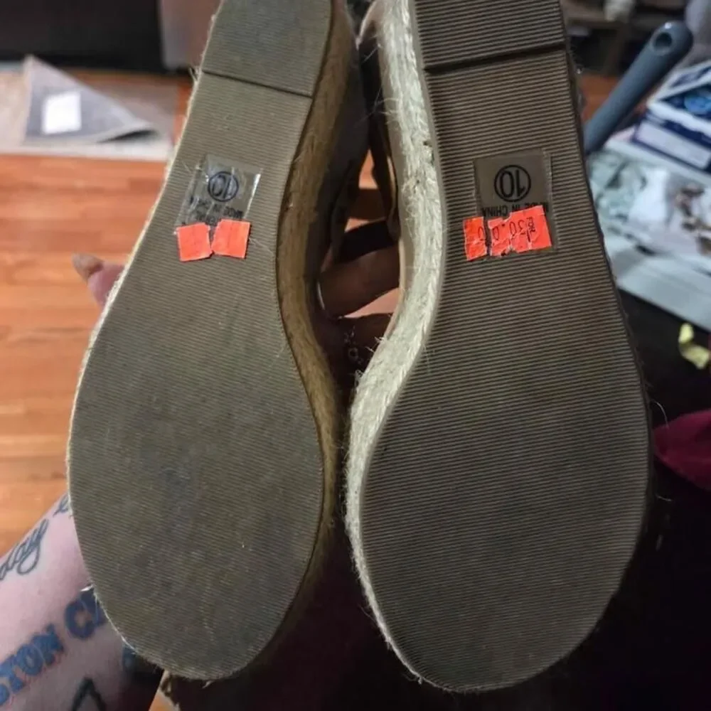 Soho Women's Tan and Brown Espadrilles